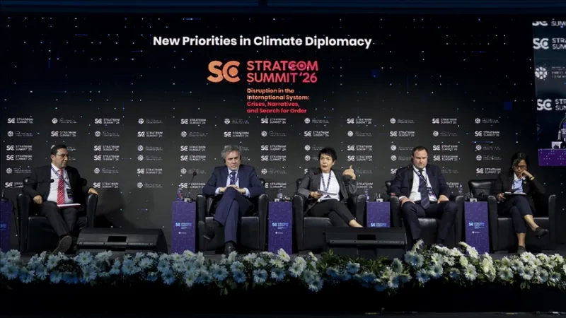 Un panel intitulé « Nouvelles priorités en matière de diplomatie climatique » s'est tenu lors du sommet STRATCOM 2026